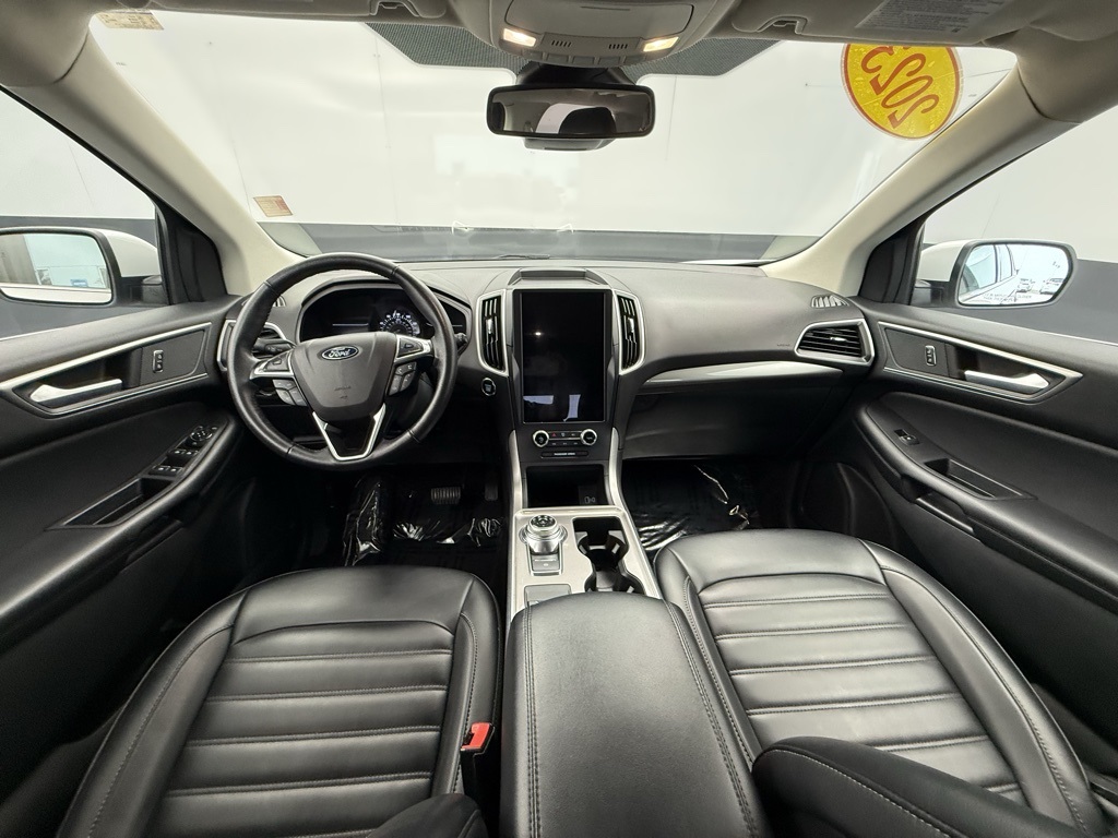 2023 Ford Edge SEL photo 3