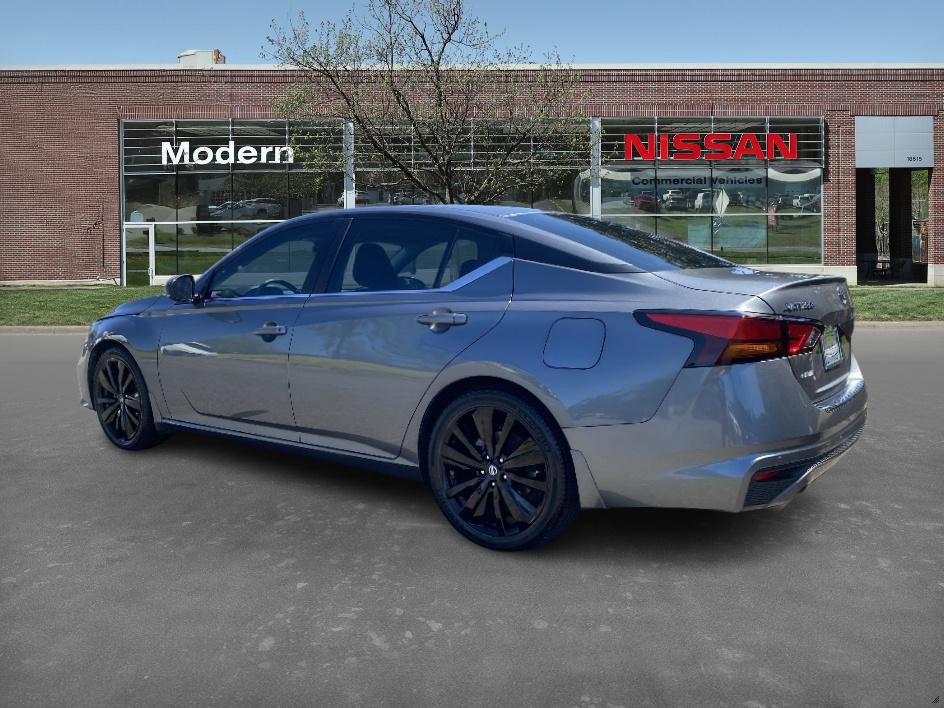 2021 Nissan Altima 2.5 SR photo 2