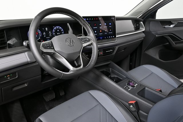 2026 Volkswagen Tiguan SE photo 3