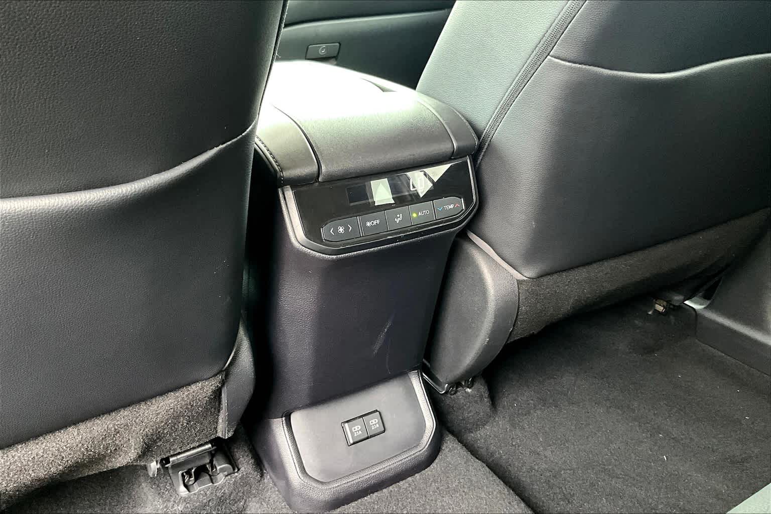 2020 Toyota Highlander Hybrid XLE photo 32