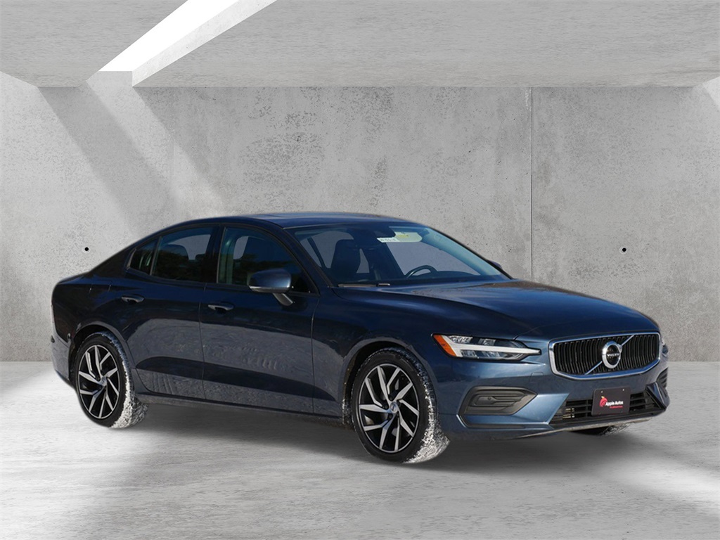 2019 Volvo S60 Momentum's photo