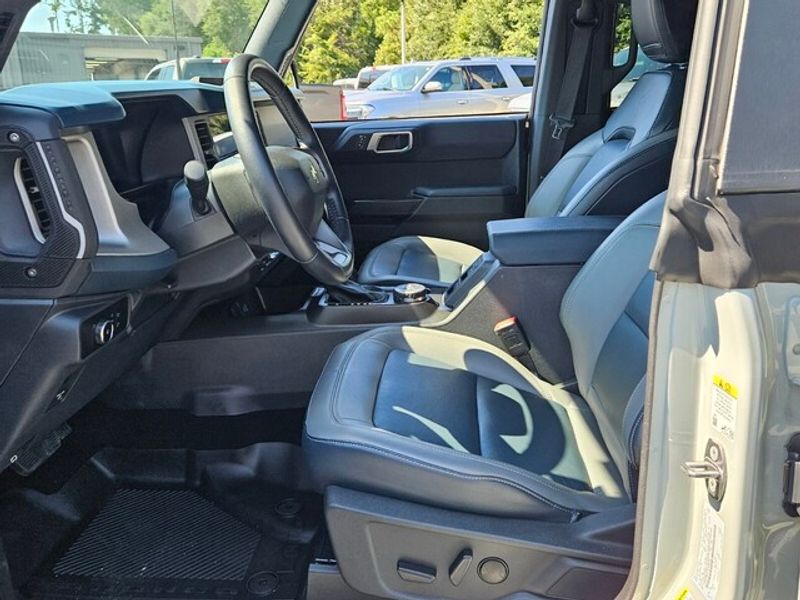 2024 Ford Bronco Outer Banks photo 3