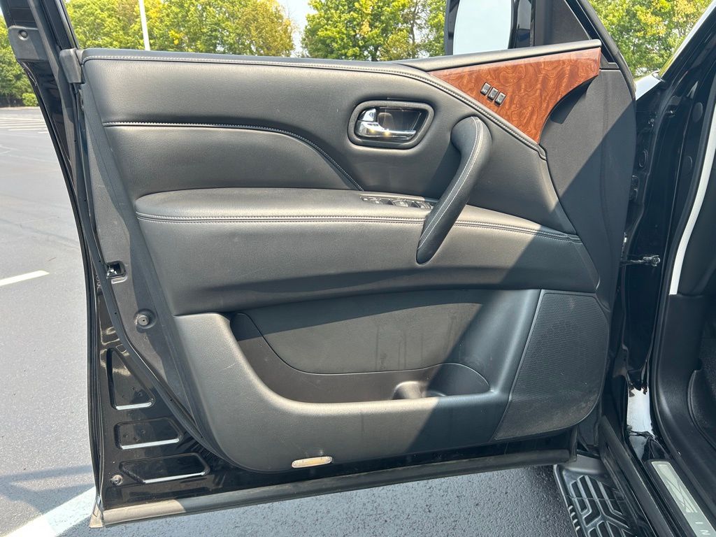 2018 Infiniti QX80 Base photo 16