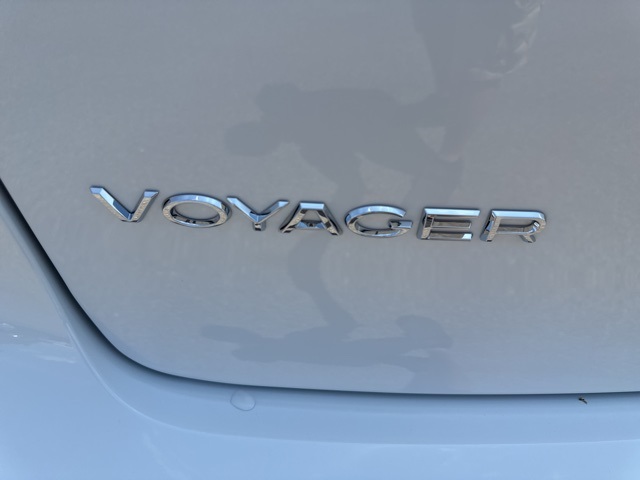 2025 Chrysler Voyager LX photo 12