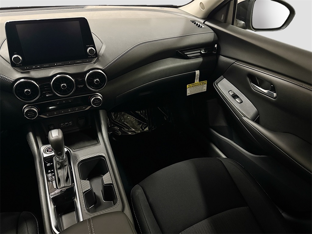 2025 Nissan Sentra SV photo 8