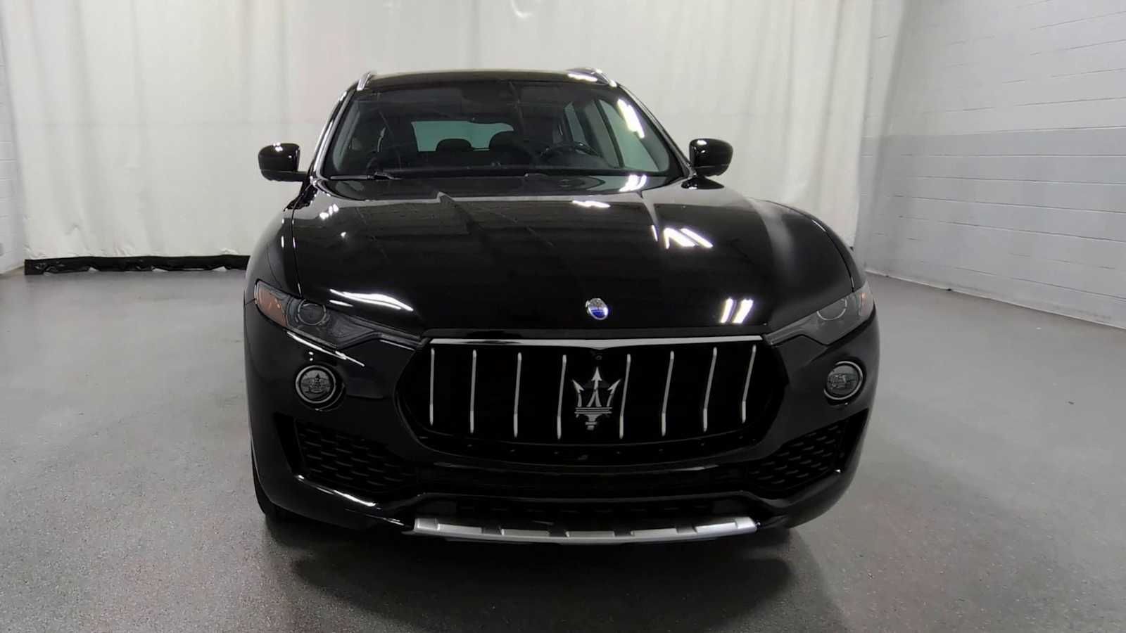 2017 Maserati Levante S photo 2