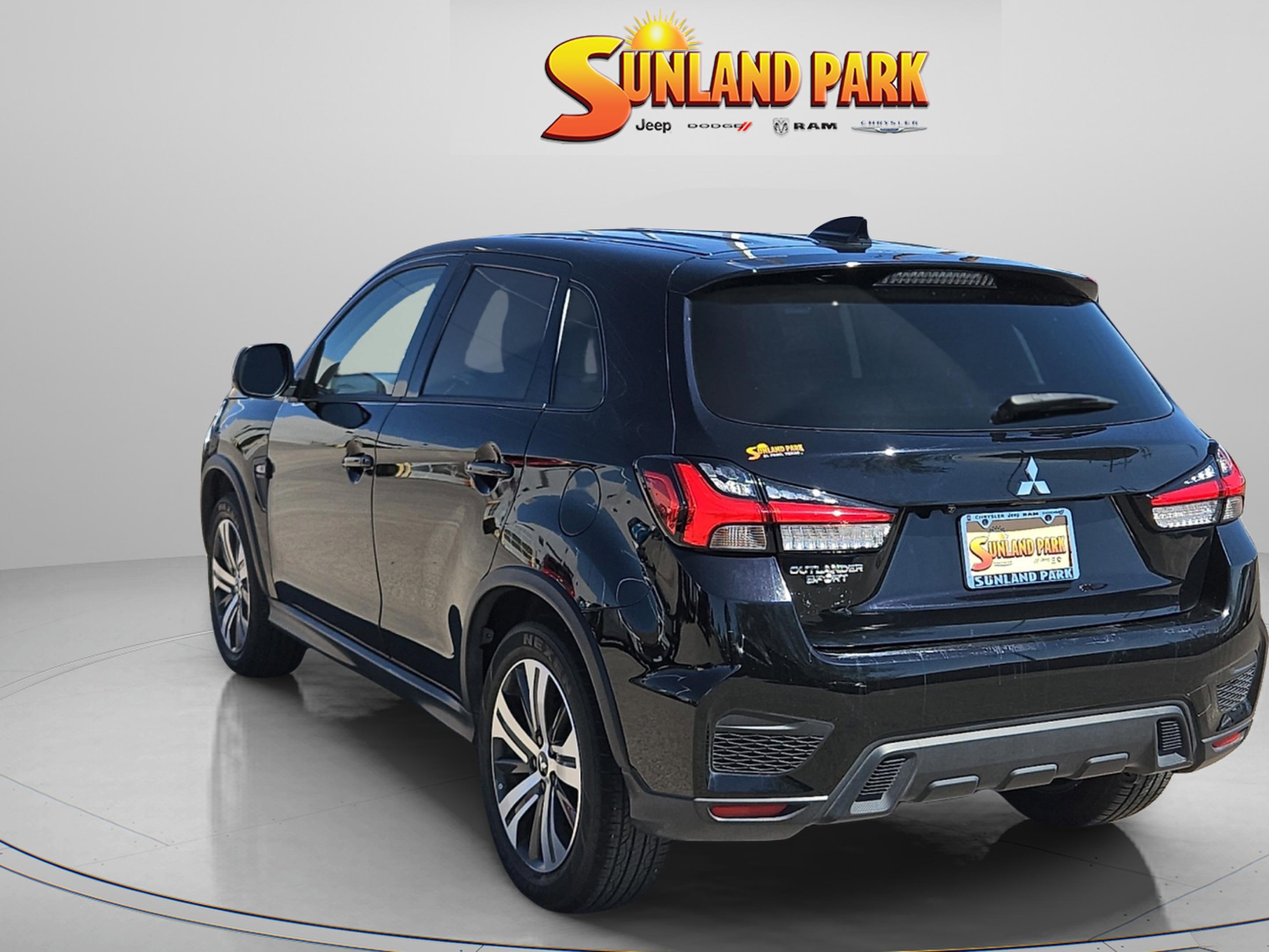 2022 Mitsubishi Outlander Sport SE photo 3