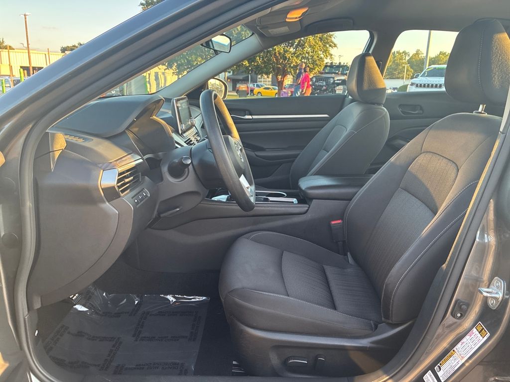 2023 Nissan Altima 2.5 SV photo 9