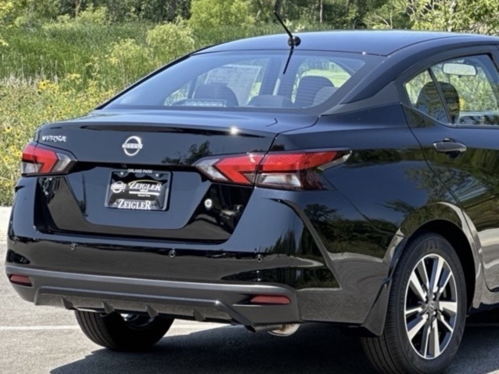 2025 Nissan Versa S photo 9