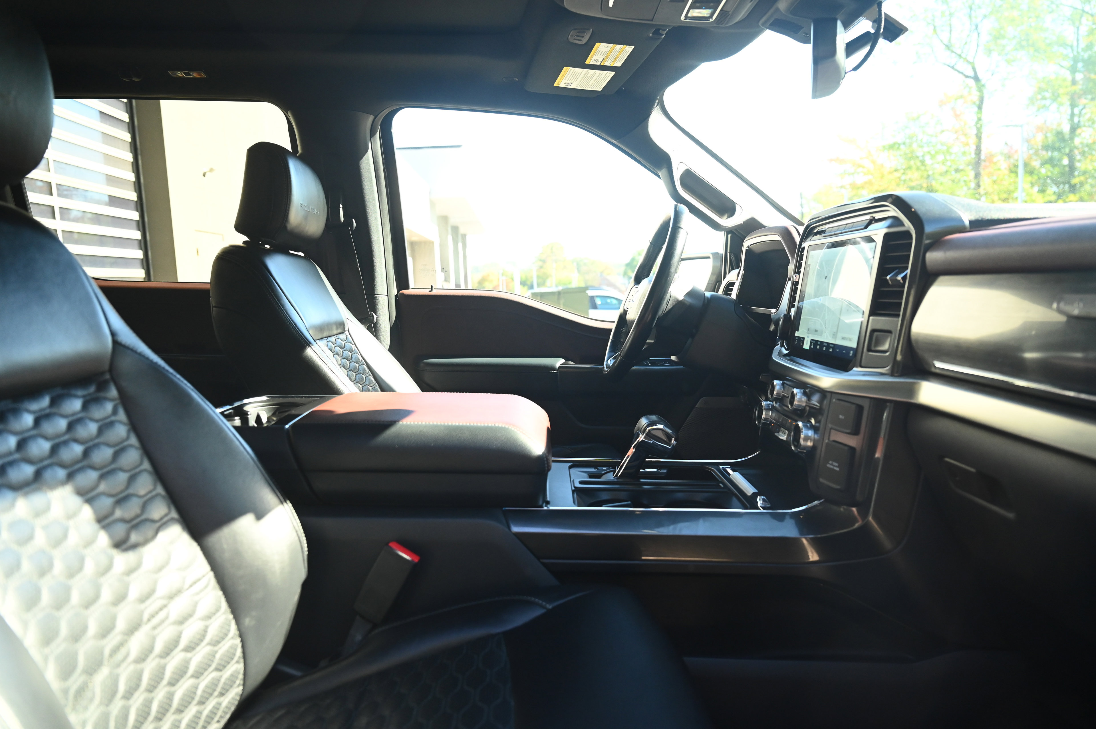 2021 Ford F-150 Lariat photo 29