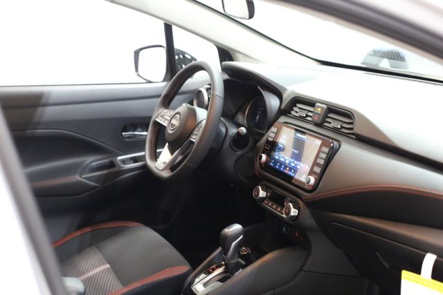 2025 Nissan Versa SR photo 18