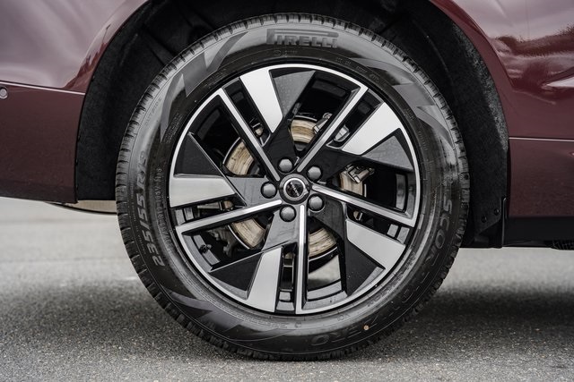2026 Volvo XC60 B5 Hybrid photo 15