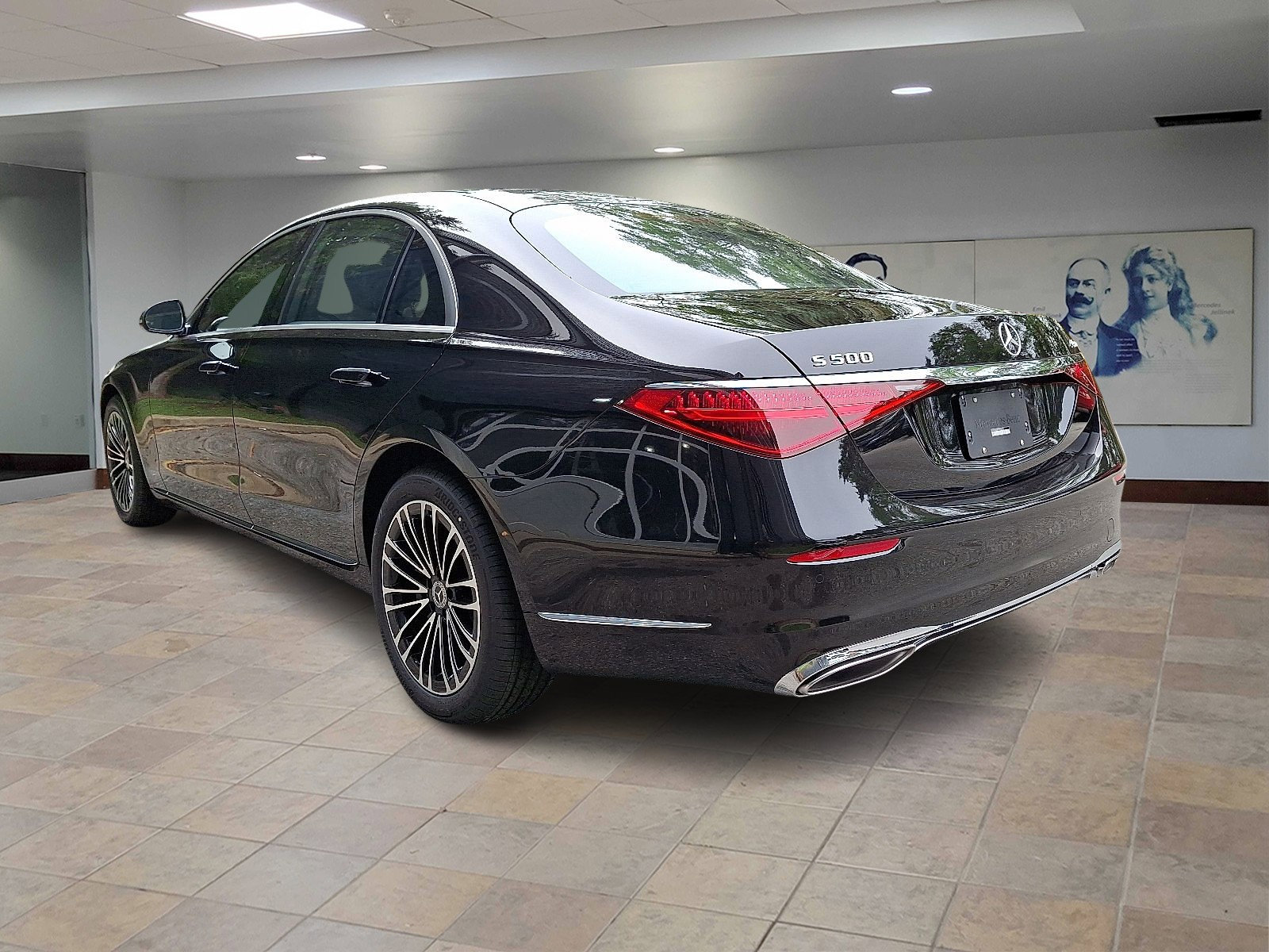 2026 Mercedes Benz S 500 4MATIC photo 4