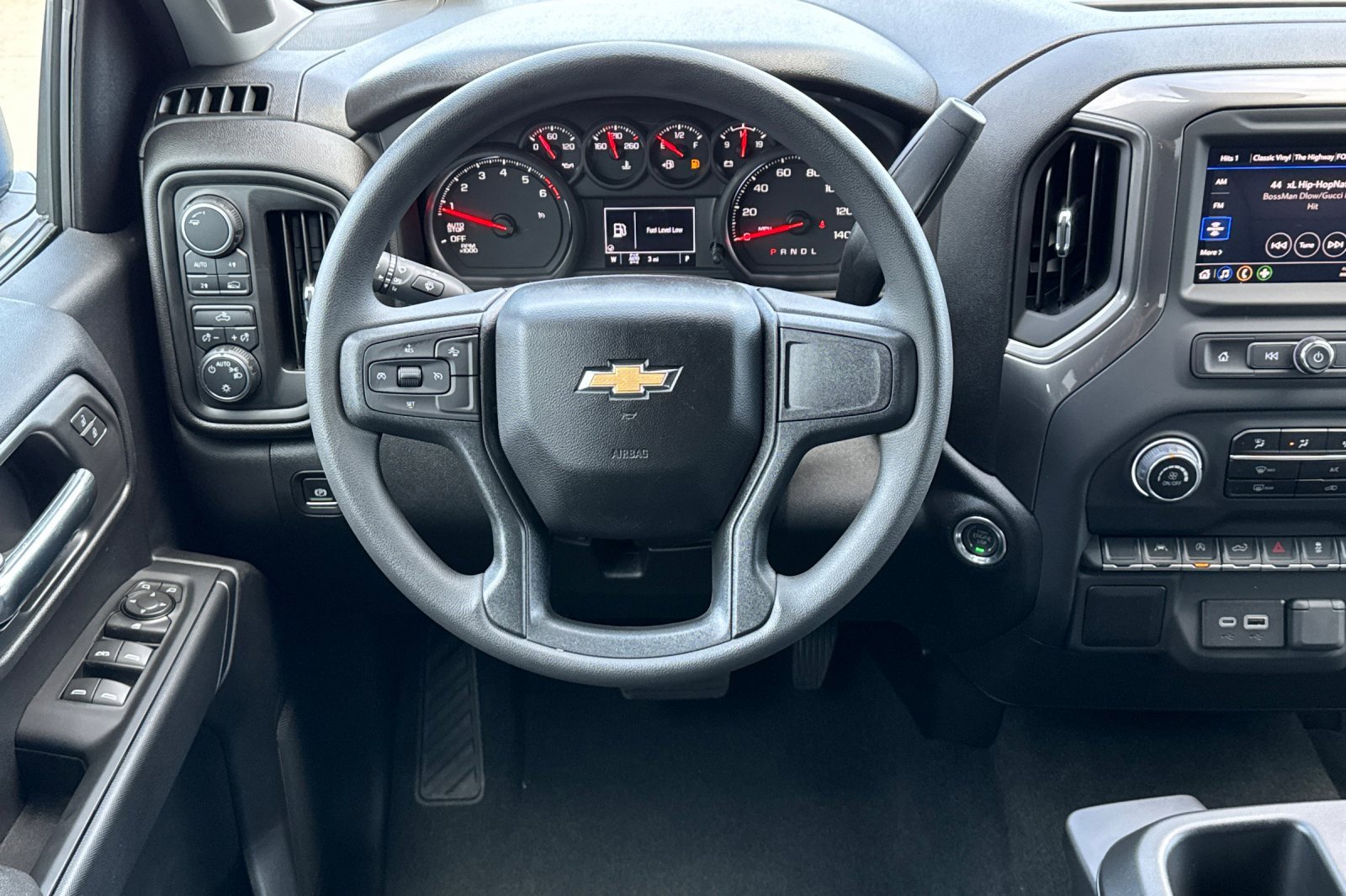 2025 Chevrolet Silverado Custom photo 14