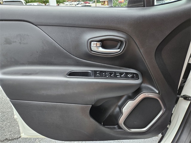 2022 Jeep Renegade Latitude photo 29