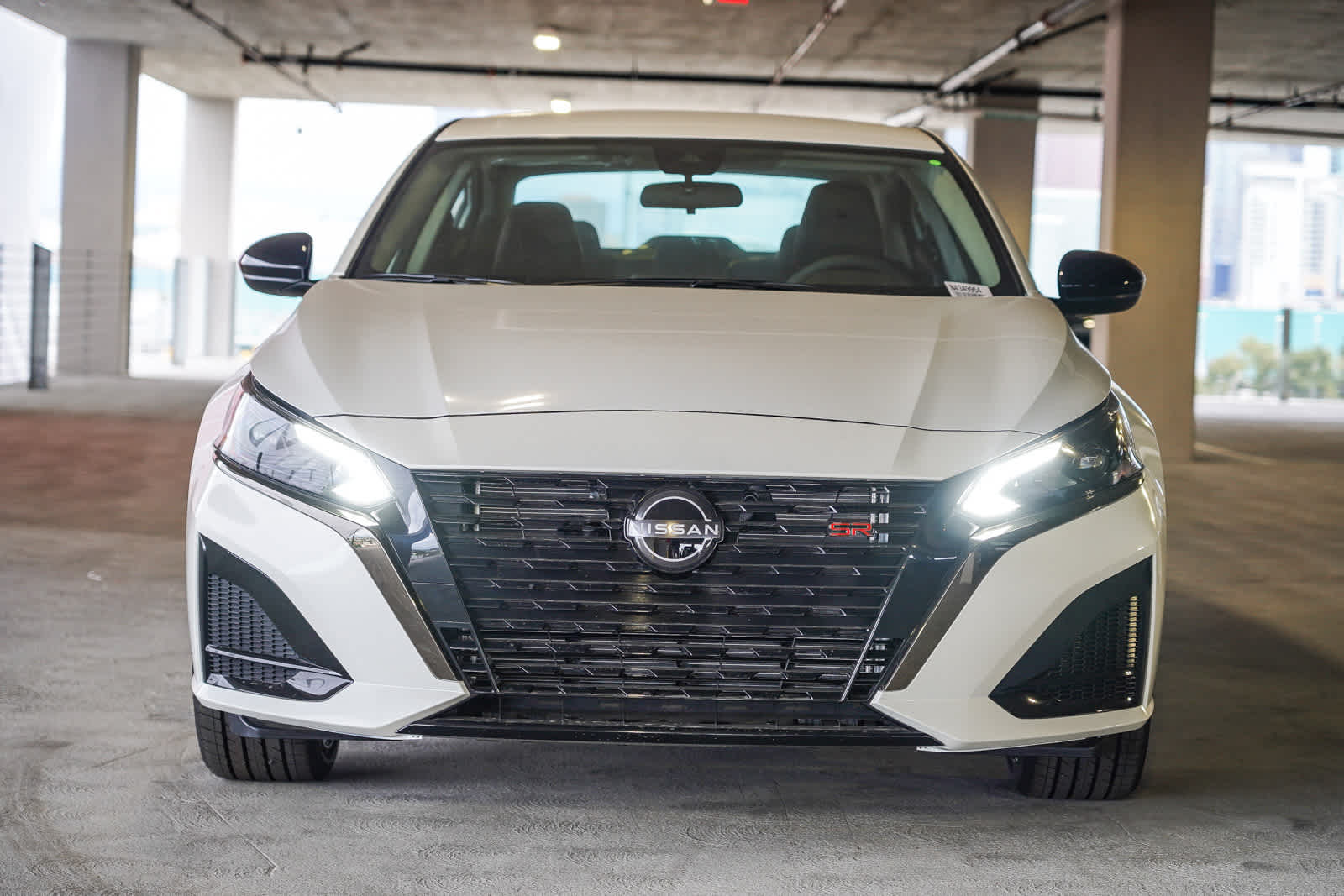 2025 Nissan Altima SR photo 4