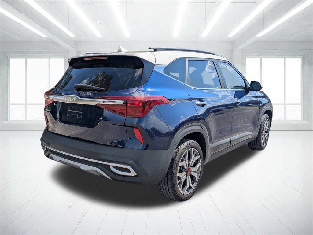 2023 Kia Seltos SX photo 3