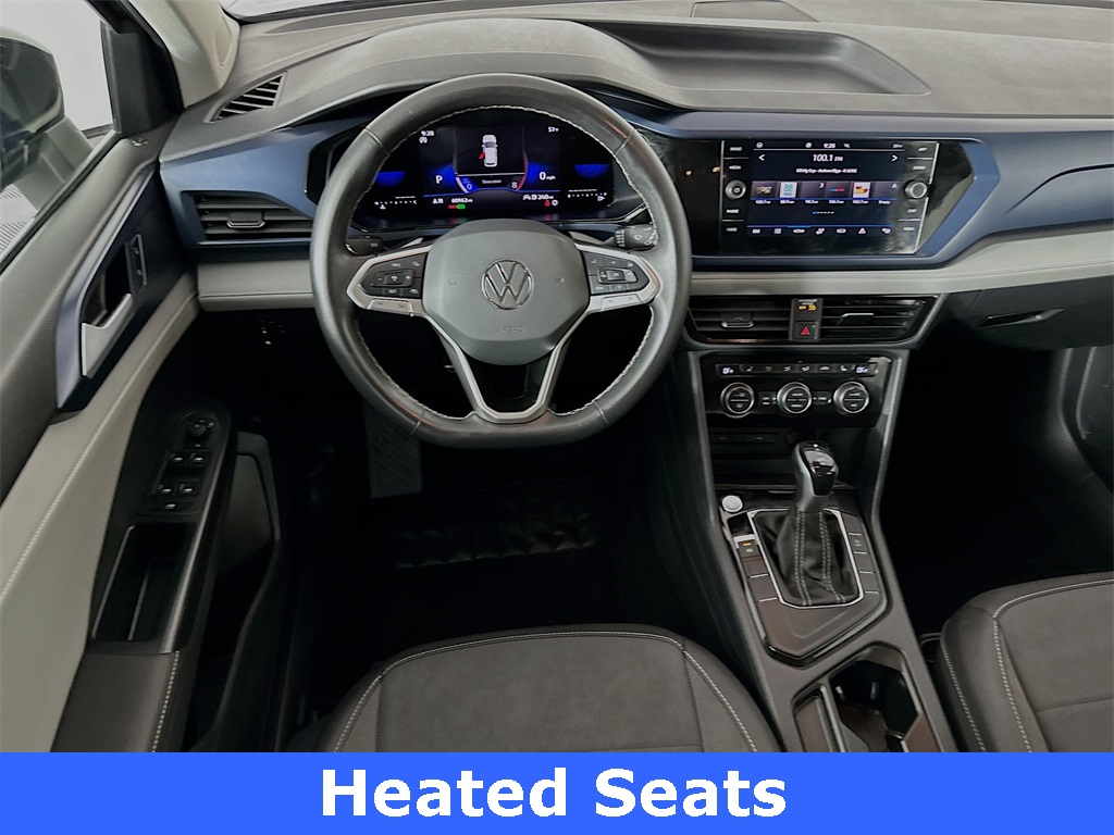 2024 Volkswagen Taos SE photo 3
