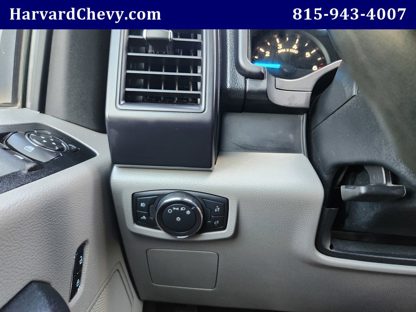 2016 Ford F-150 XLT photo 18
