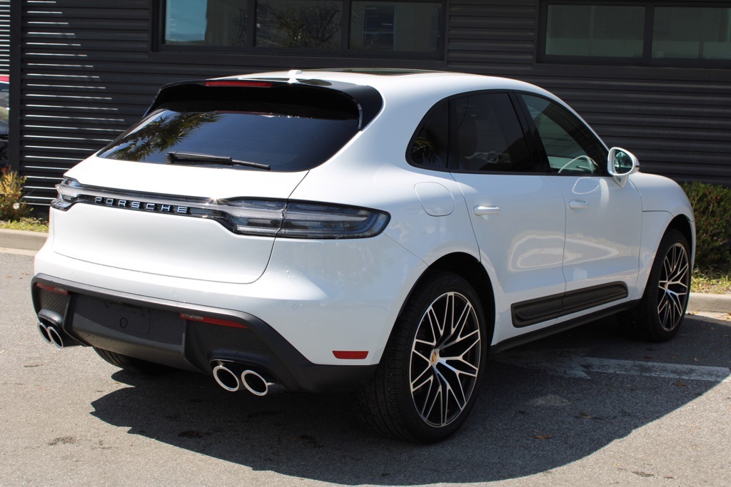 2024 Porsche Macan photo 7