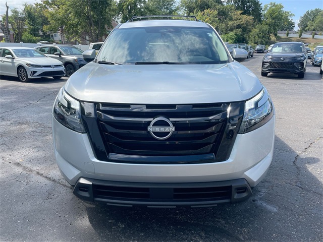 2025 Nissan Pathfinder SV photo 16
