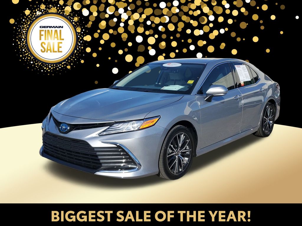 2024 Toyota Camry XLE's photo