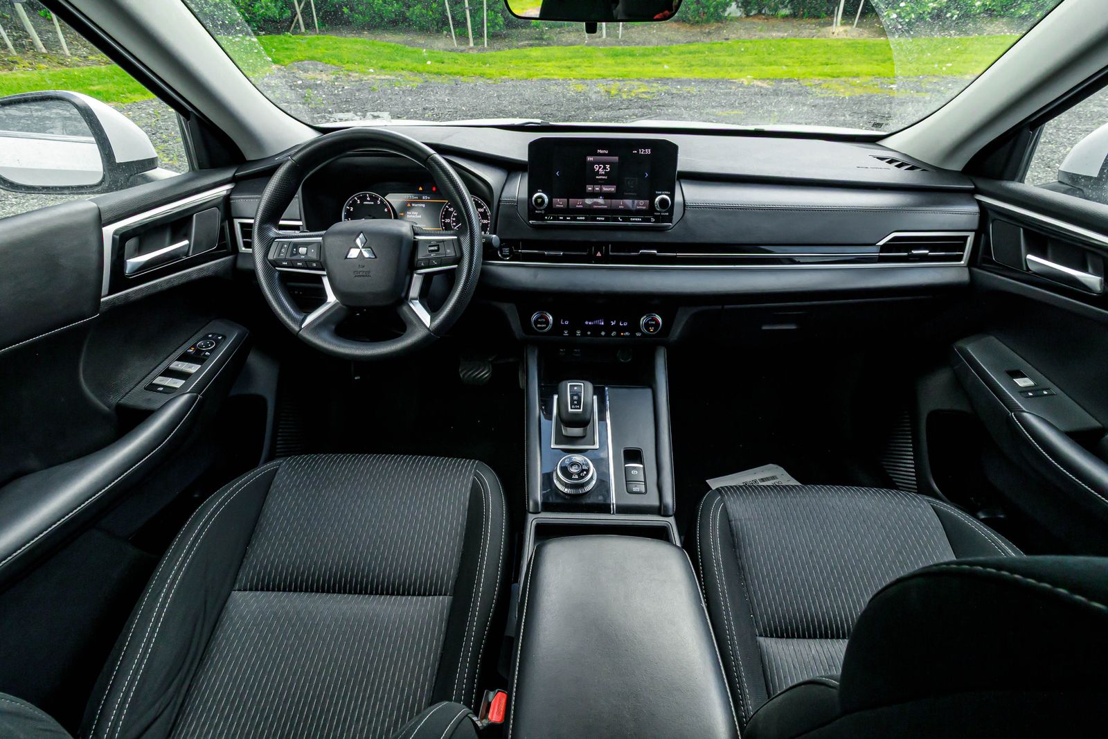 2022 Mitsubishi Outlander ES photo 17