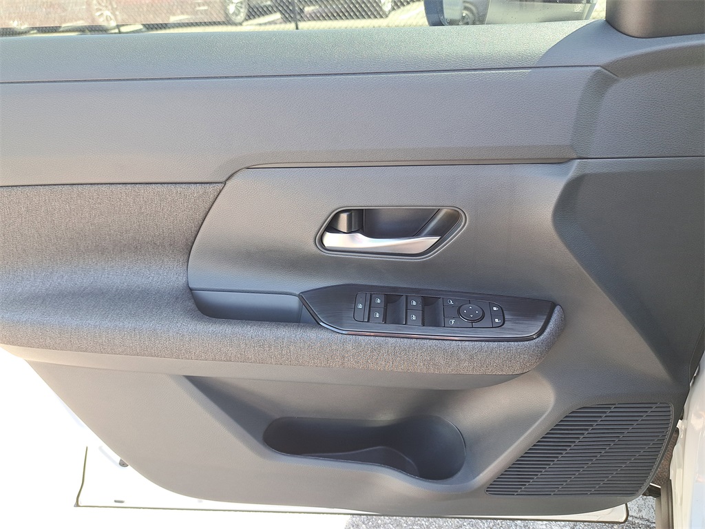 2026 Nissan Kicks SV photo 19
