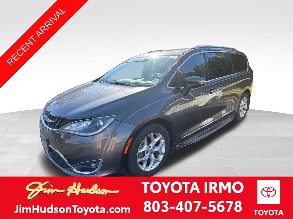 2018 Chrysler Pacifica Touring L Plus's photo