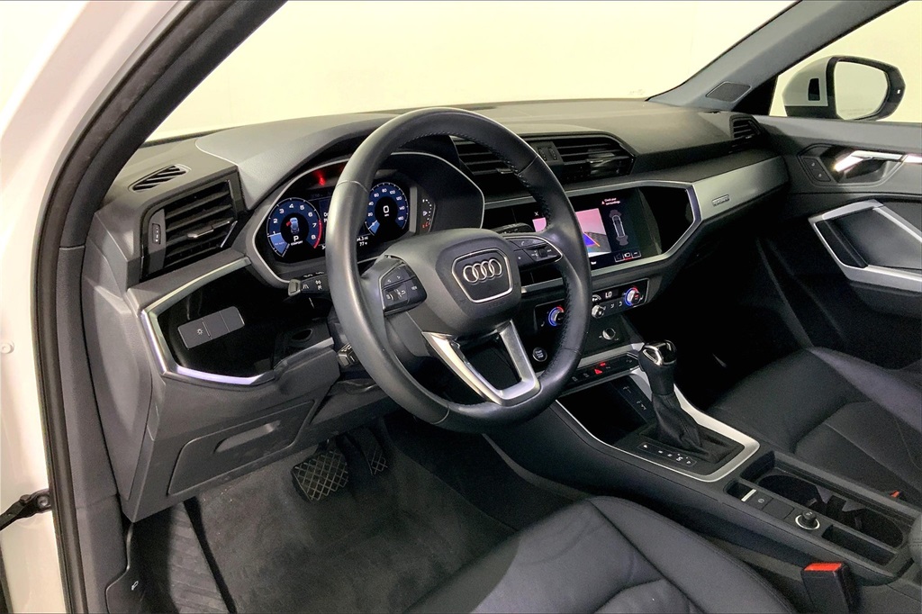 2020 Audi Q3 S line Premium photo 13