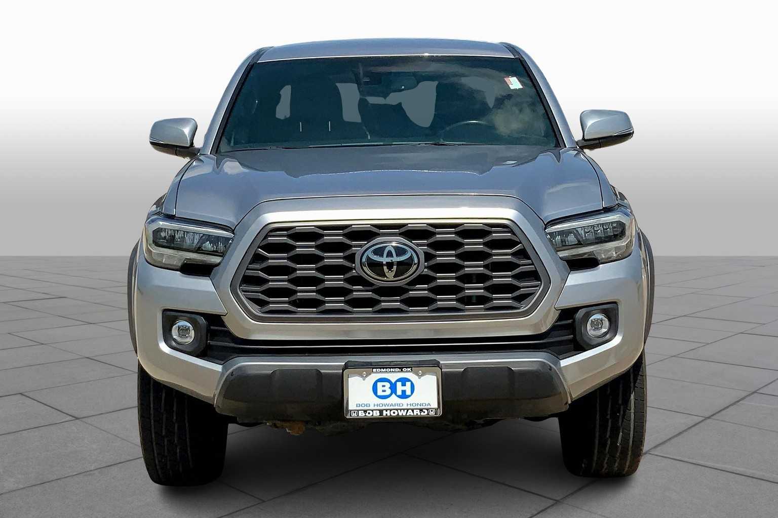 2021 Toyota Tacoma TRD photo 3