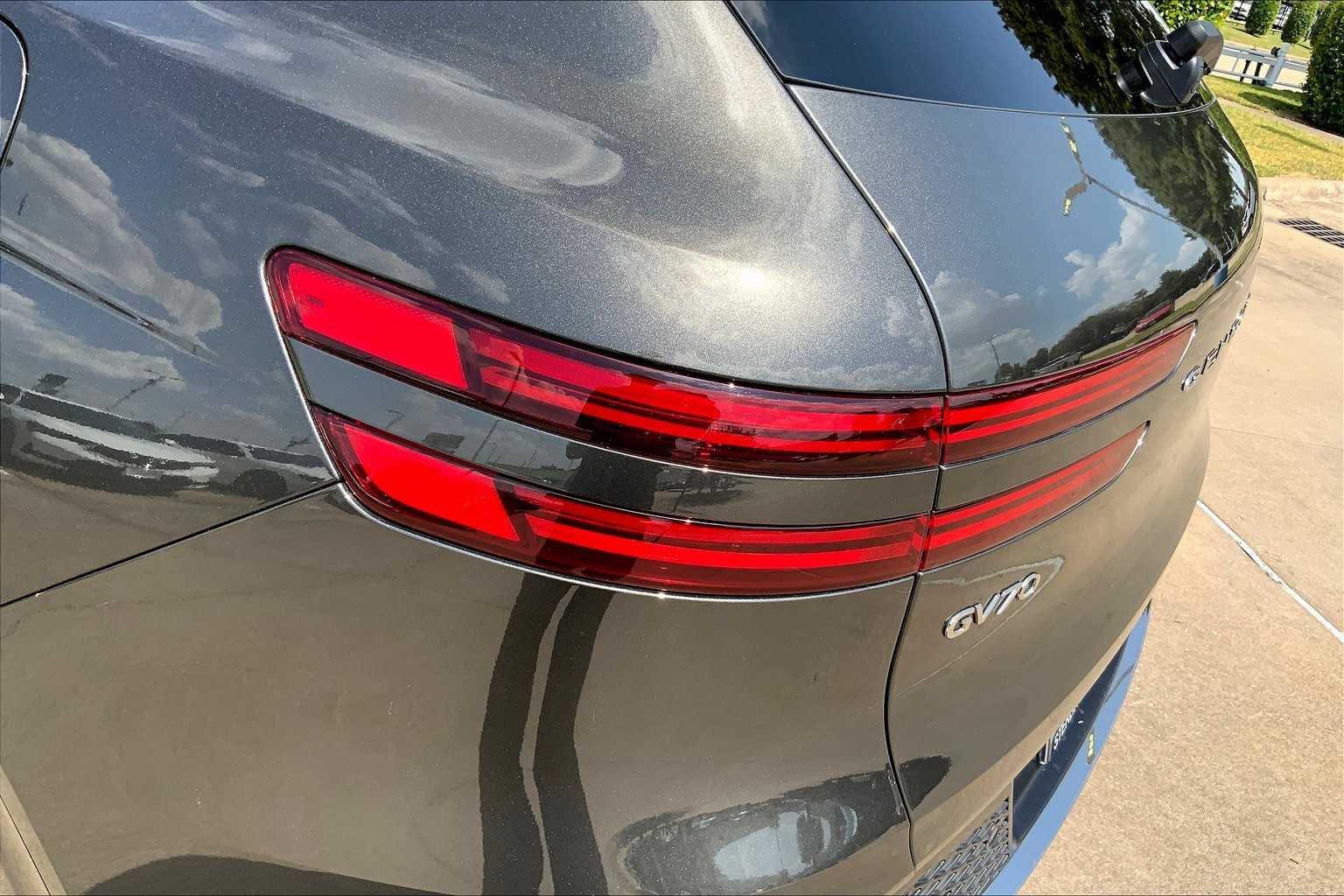 2025 Genesis GV70 2.5T photo 27