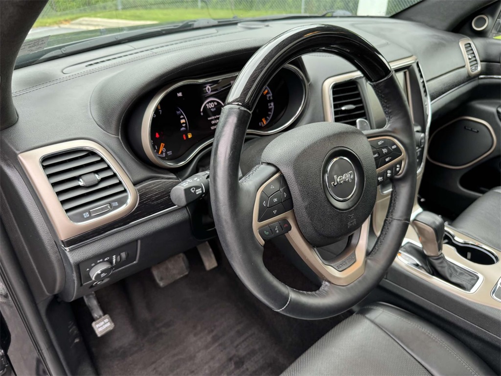 2016 Jeep Grand Cherokee Summit photo 2