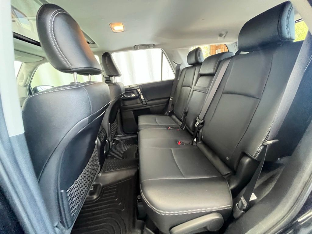 2020 Toyota 4Runner SR5 Premium photo 23