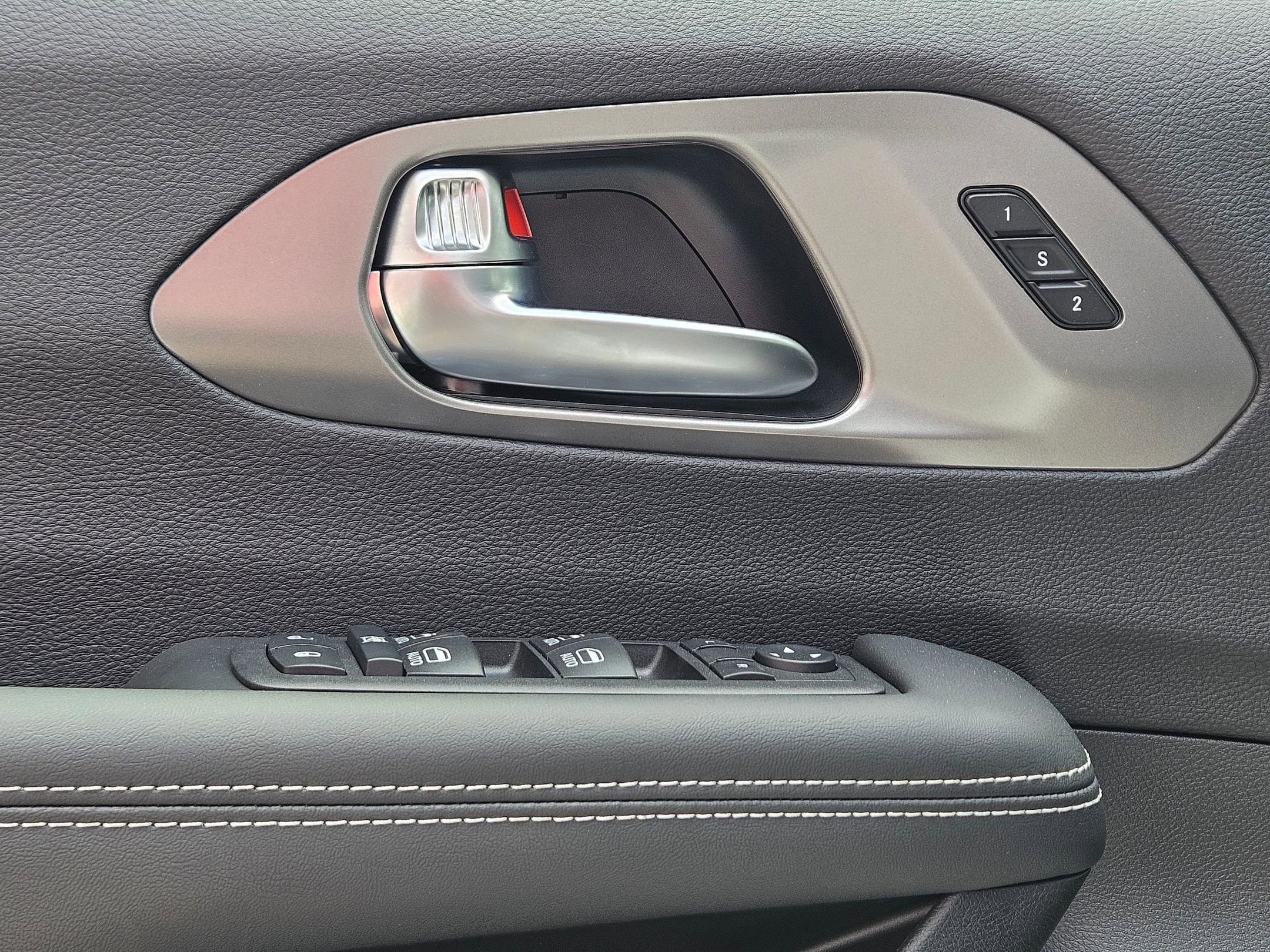 2026 Chrysler Pacifica photo 15