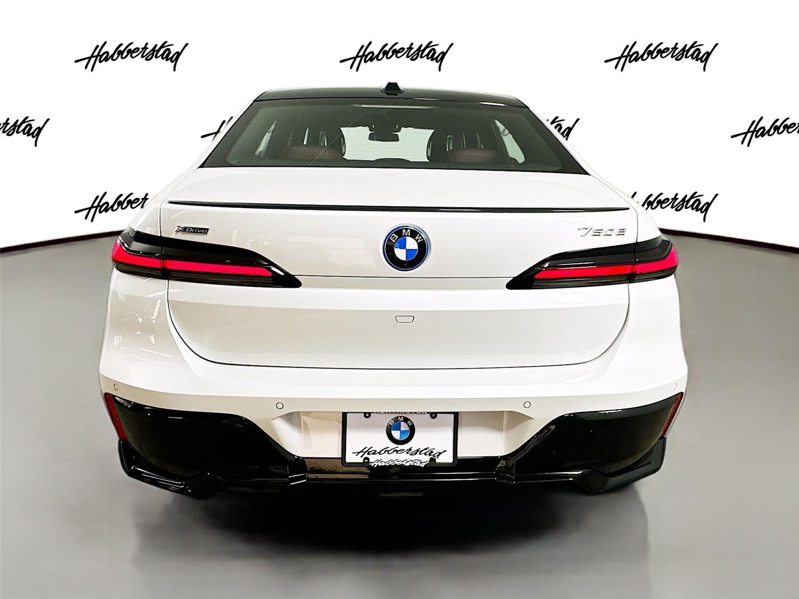 2026 Bmw 750e photo 5
