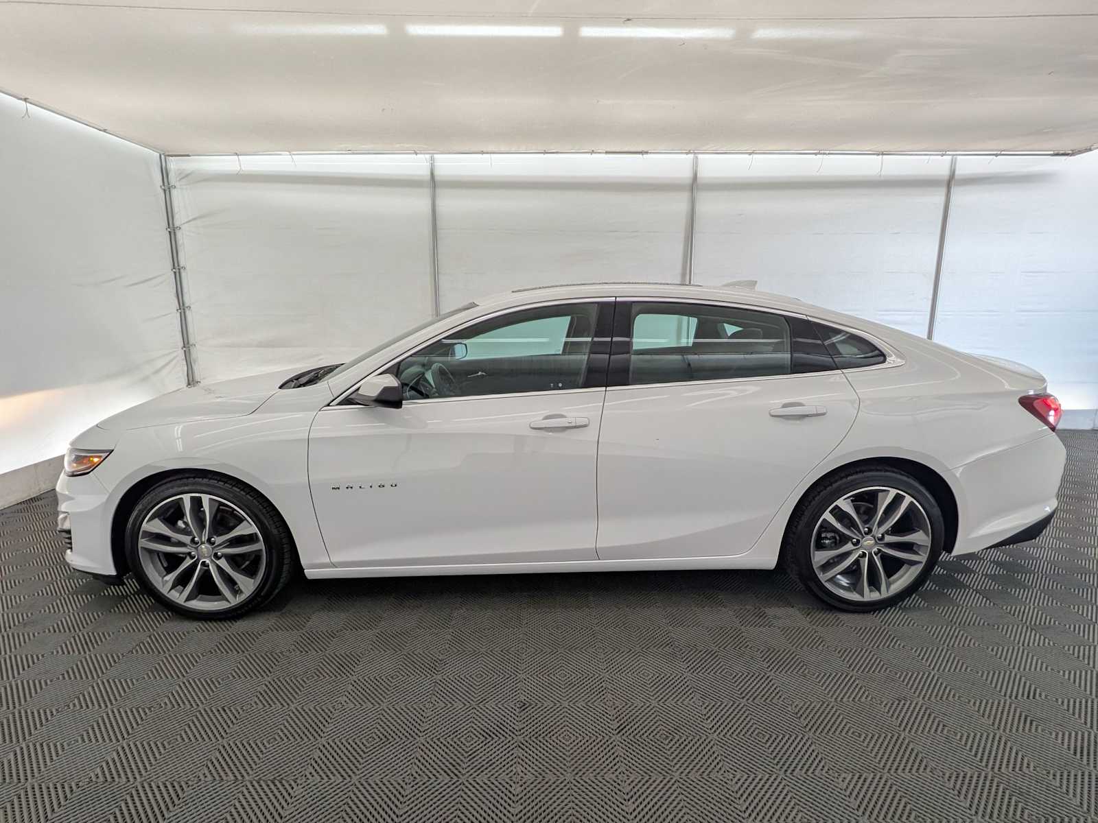 2022 Chevrolet Malibu 1LT photo 3