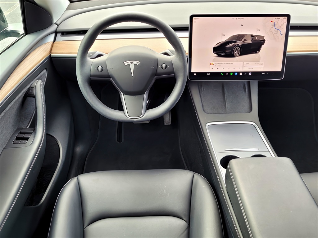 2025 Tesla Model Y Long Range photo 12