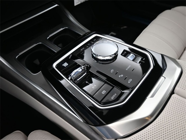 2025 Bmw 740i photo 9