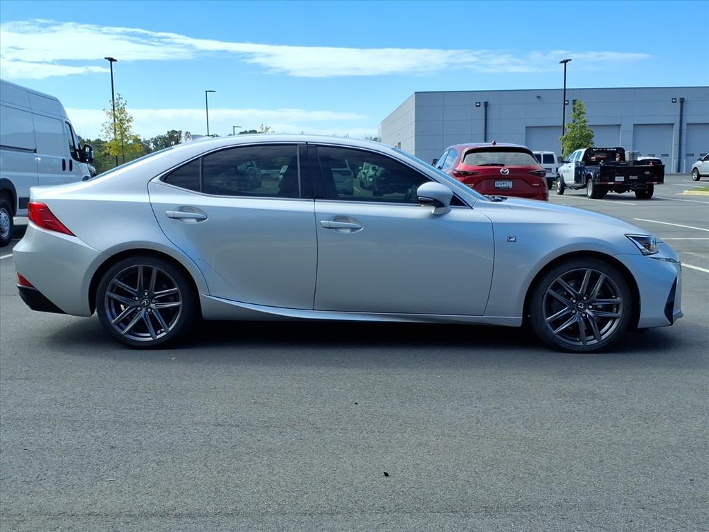 2018 Lexus IS 300 F SPORT photo 24