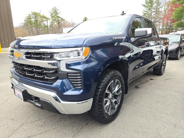2023 Chevrolet Silverado 1500 LT photo 2