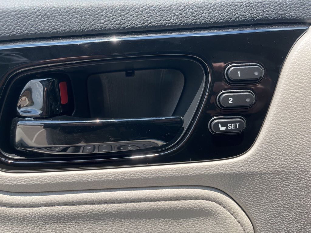 2026 Honda Odyssey Elite photo 5