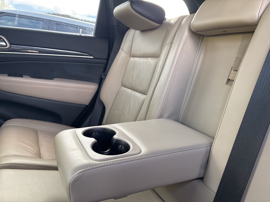 2017 Jeep Grand Cherokee Limited photo 19