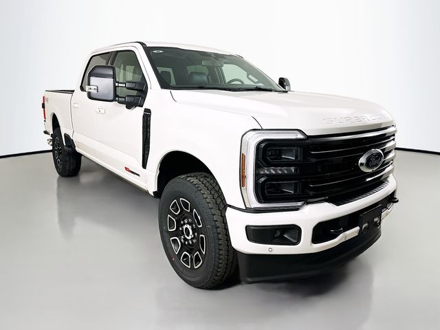 2026 Ford F-350 Super Duty Platinum's photo