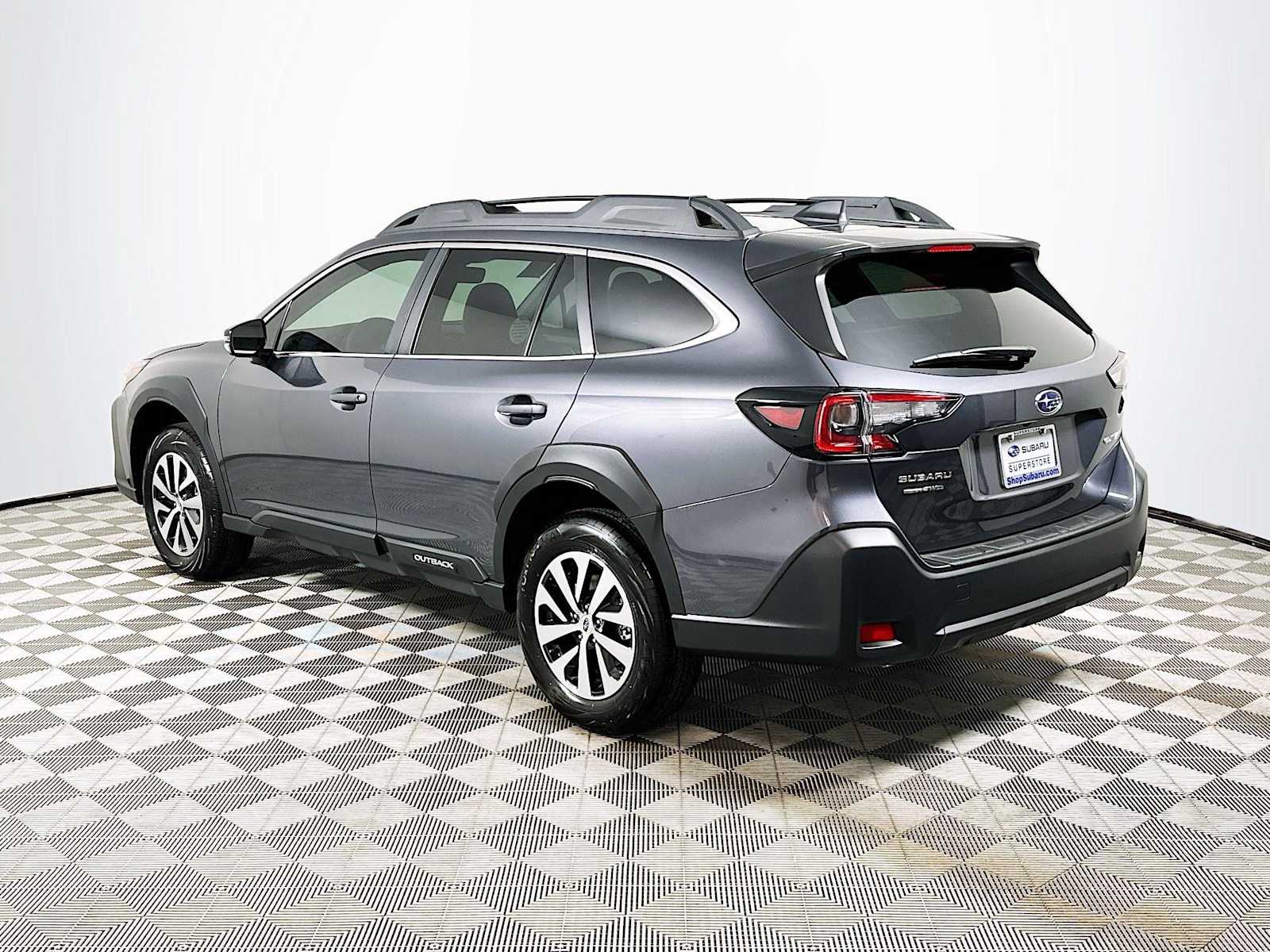 2025 Subaru Outback Premium photo 4