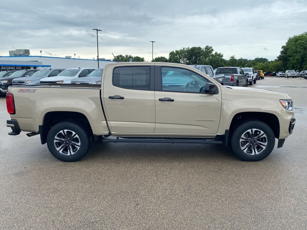 2022 Chevrolet Colorado Z71 photo 2