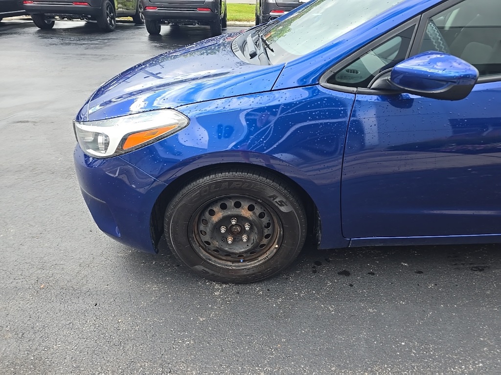 2017 Kia Forte LX Base photo 13