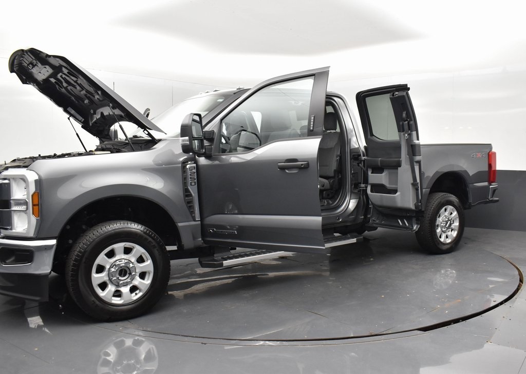 2024 Ford F-250 XLT photo 26