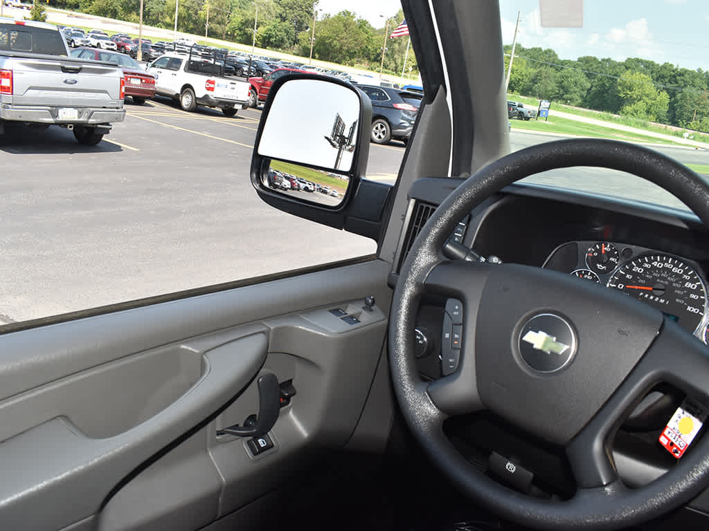 2014 Chevrolet Express 2500 LT photo 14