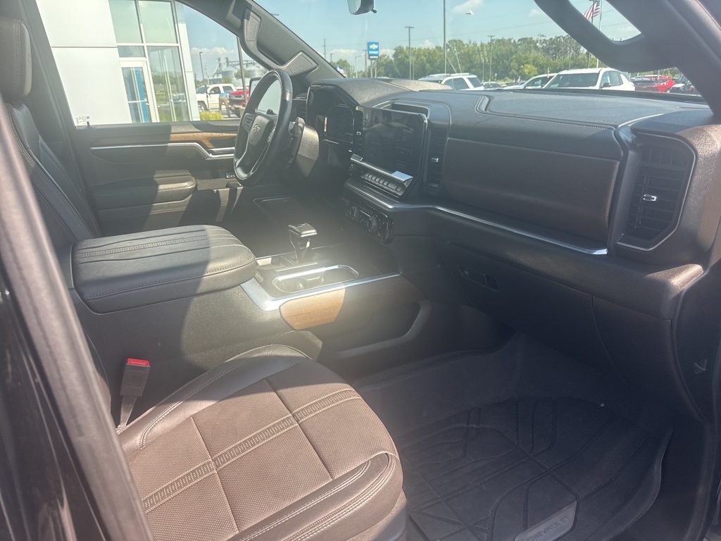 2024 Chevrolet Silverado 1500 High Country photo 19